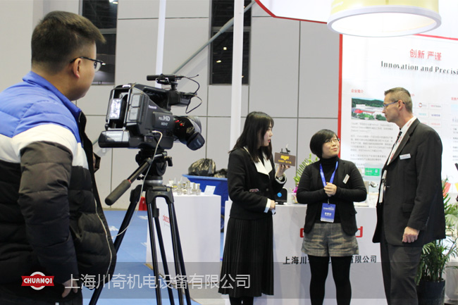 品質(zhì)欄目組現(xiàn)場(chǎng)采訪Diebold海外銷售技術(shù)總監(jiān)Anton Ebenh&ouml;ch先生